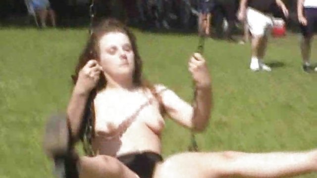 呻吟非常豐富是一個肛交的年輕女孩