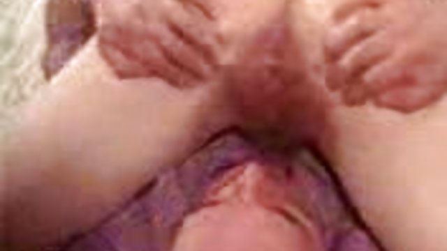 一個非常精緻的口交使這個金發女僕