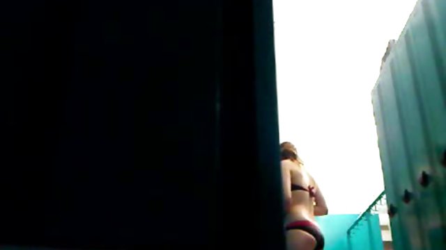 角質女同性戀者在早上手淫