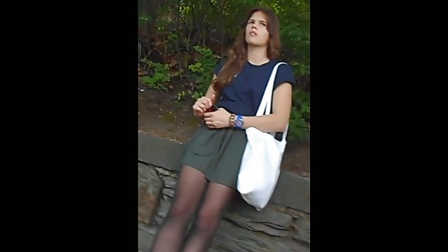 圓形胸部的女孩不斷滲透