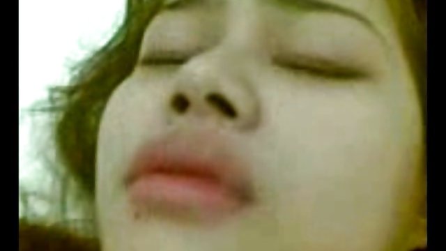 令人愉快的肛門他媽的與一個角質的年輕女孩